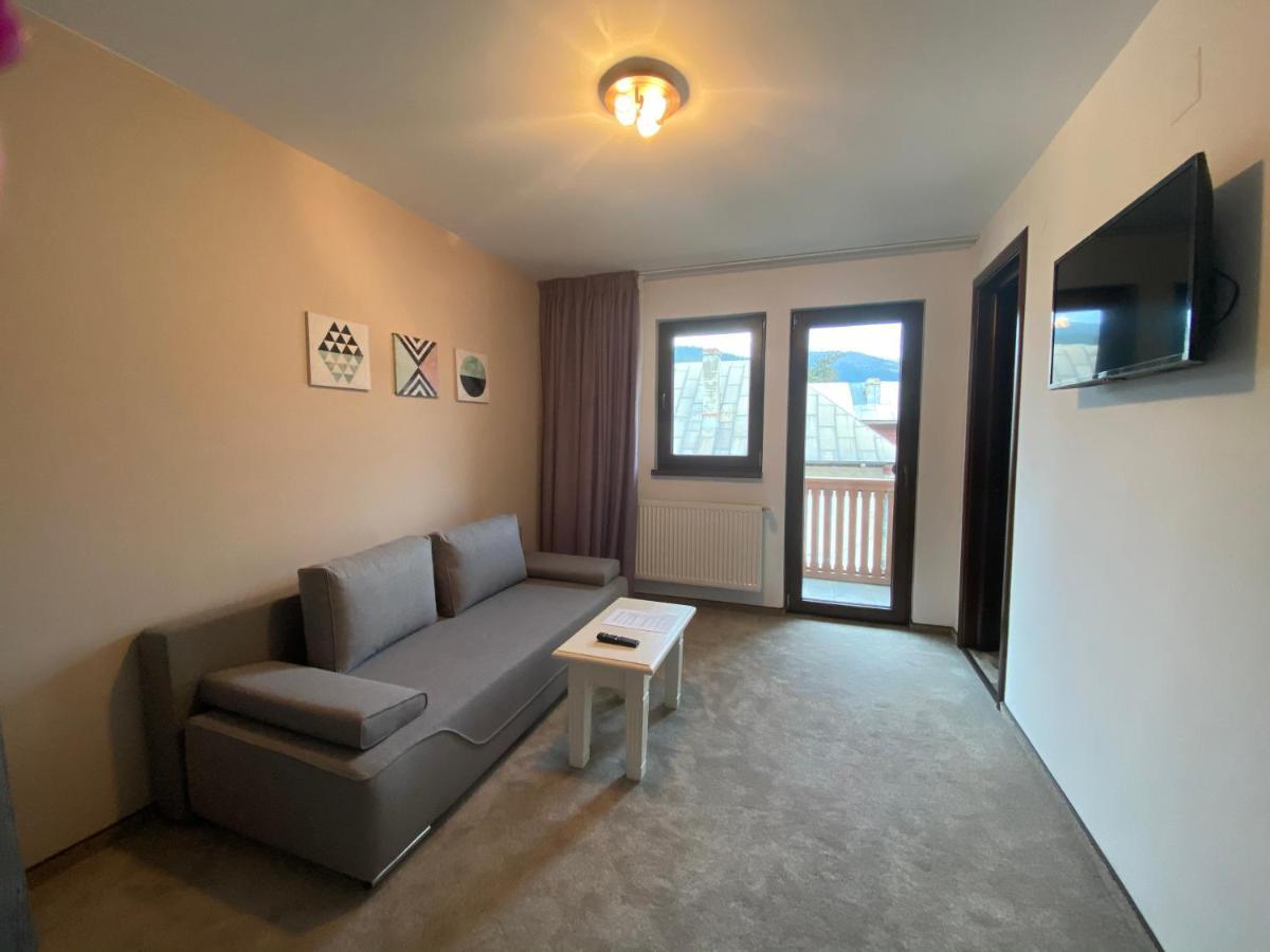 Casa Ankeli Bed and Breakfast Buşteni Eksteriør billede