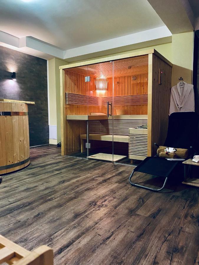 Casa Ankeli Bed and Breakfast Buşteni Eksteriør billede