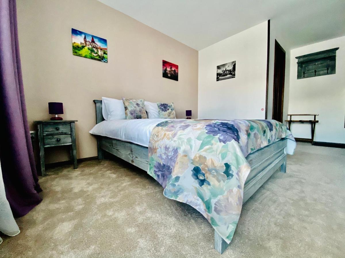 Casa Ankeli Bed and Breakfast Buşteni Eksteriør billede