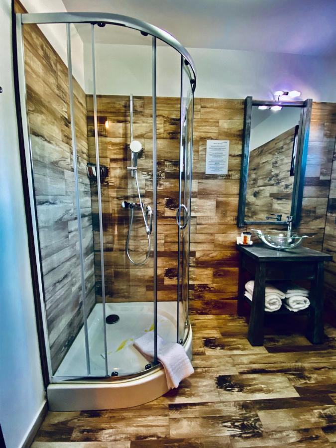 Casa Ankeli Bed and Breakfast Buşteni Eksteriør billede