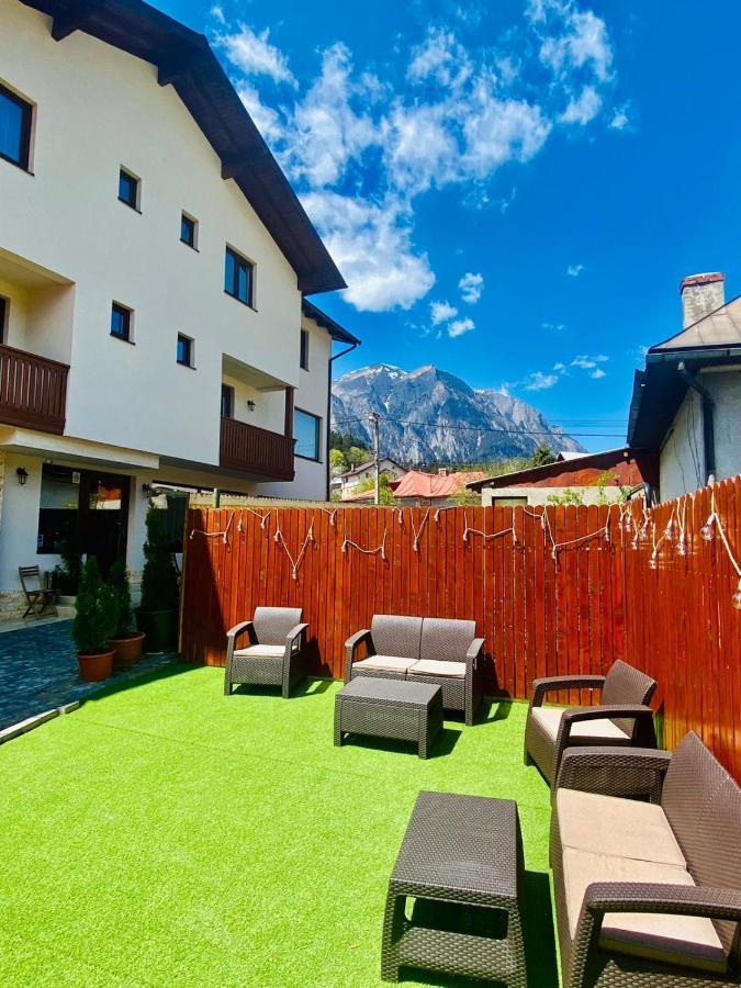 Casa Ankeli Bed and Breakfast Buşteni Eksteriør billede