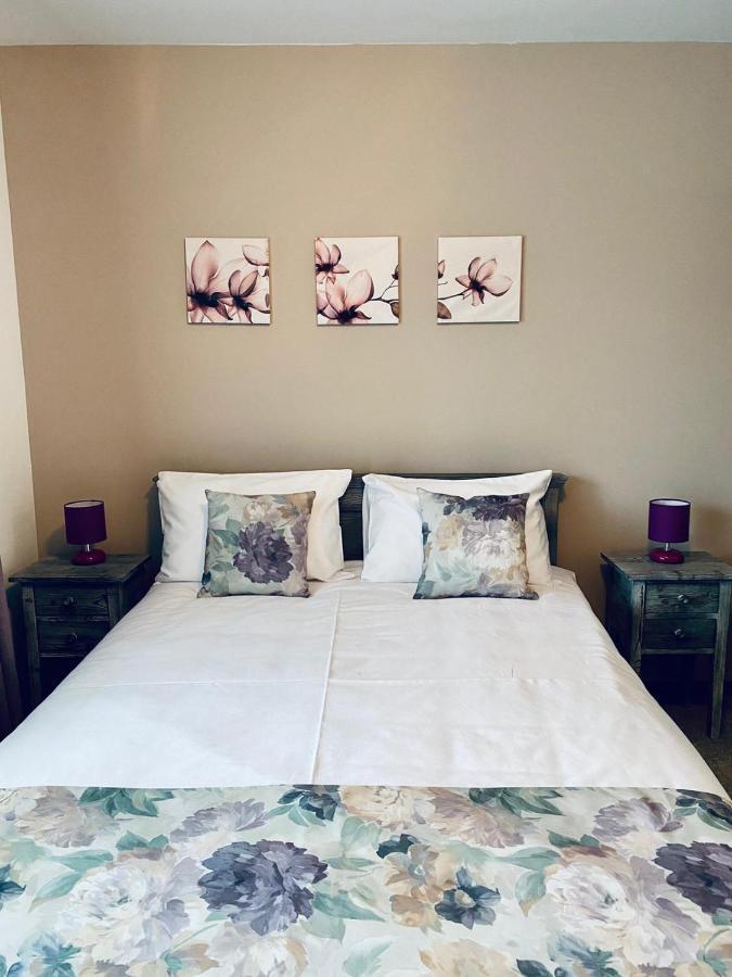 Casa Ankeli Bed and Breakfast Buşteni Eksteriør billede